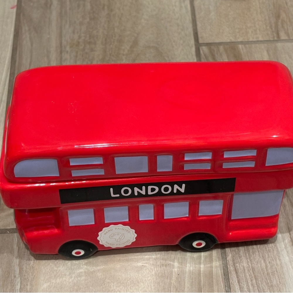 NWT Enchante Red London Double Decker Bus candle